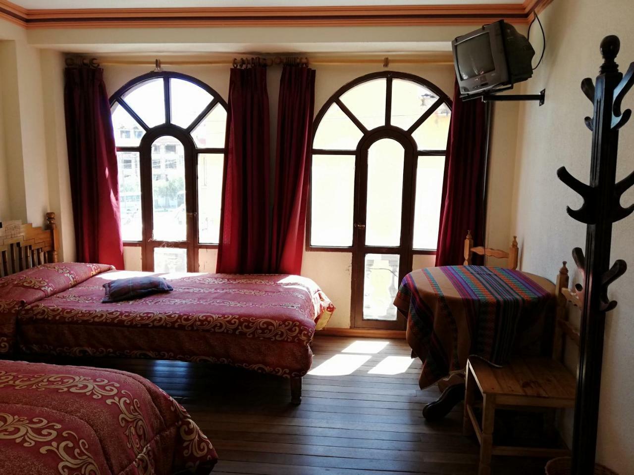 Hotel Las Kantutas コパカバーナ エクステリア 写真