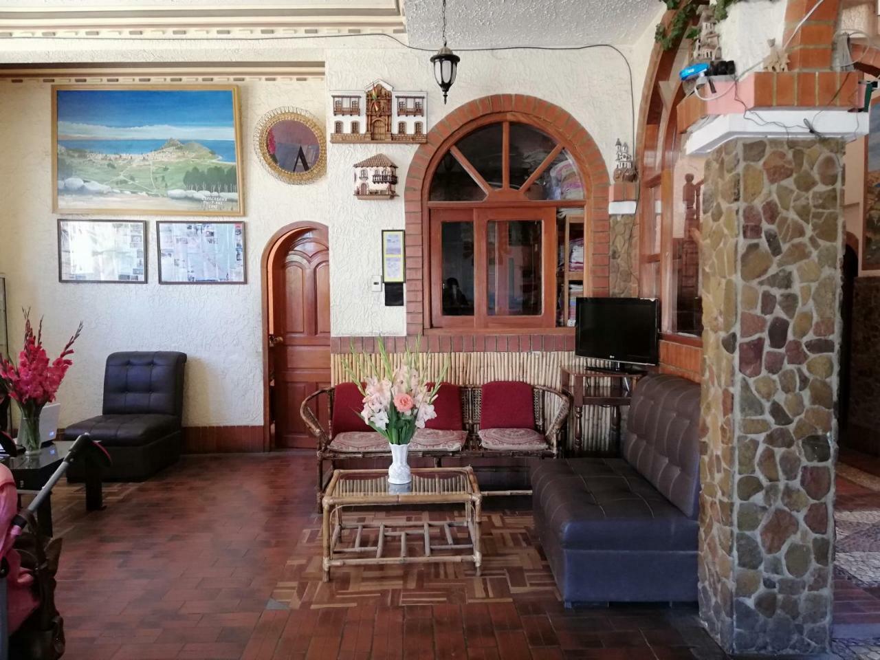 Hotel Las Kantutas コパカバーナ エクステリア 写真