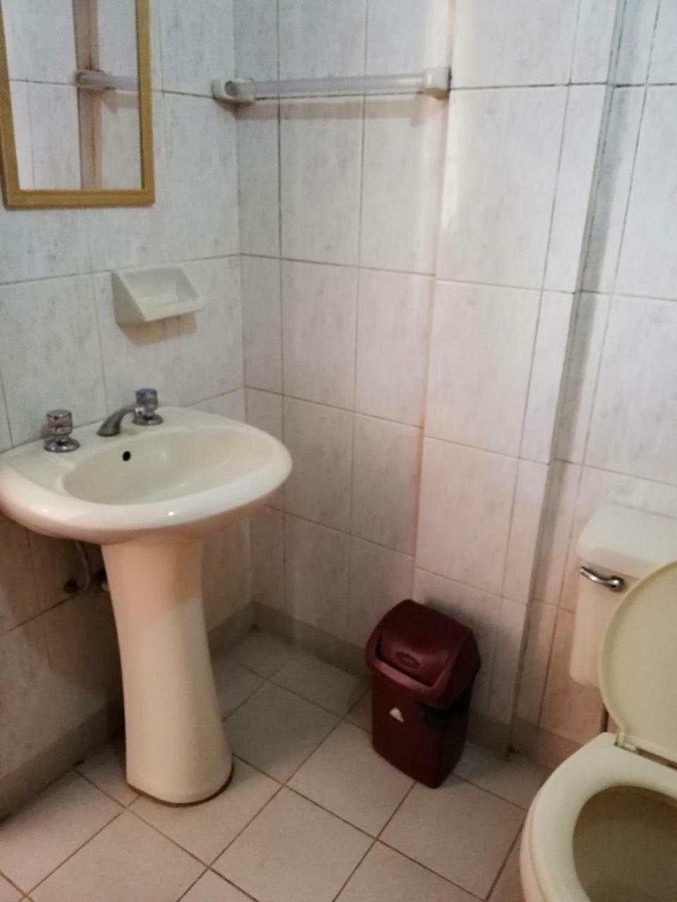 Hotel Las Kantutas コパカバーナ エクステリア 写真