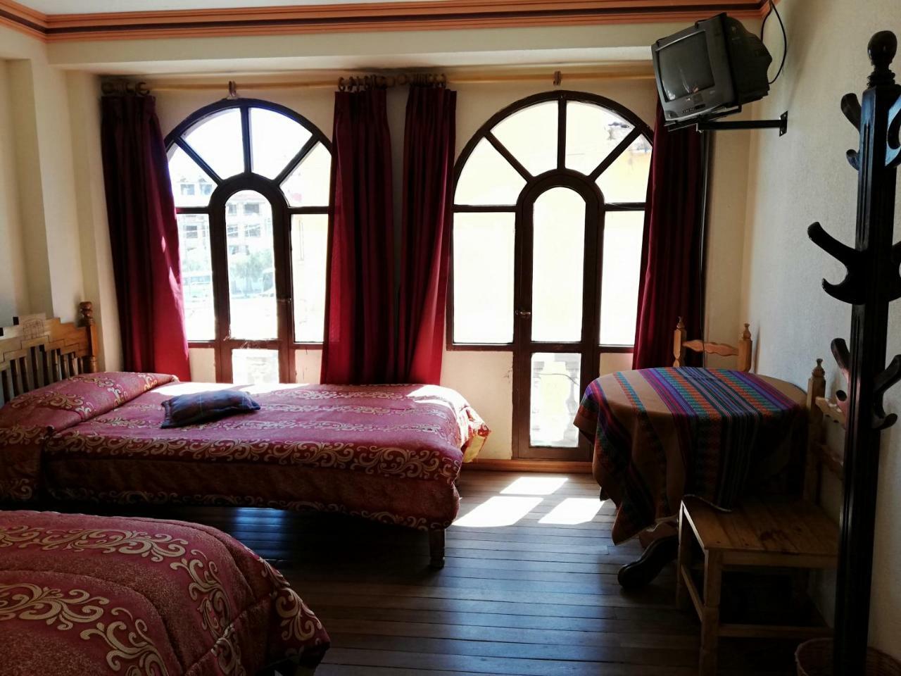 Hotel Las Kantutas コパカバーナ エクステリア 写真